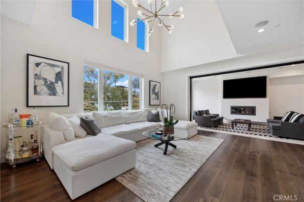 Fireplace, Interior, Living room, Pendant Lights, Recessed Lighting, Wood Texture Flooring