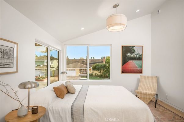 Bedroom, Interior, Pendant Lights, Recessed Lighting, Wood Texture Flooring