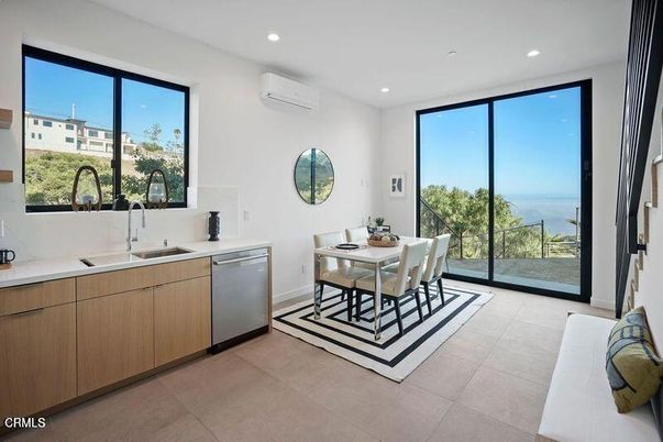 Dining room, Interior, Kitchen, Recessed Lighting, Water
