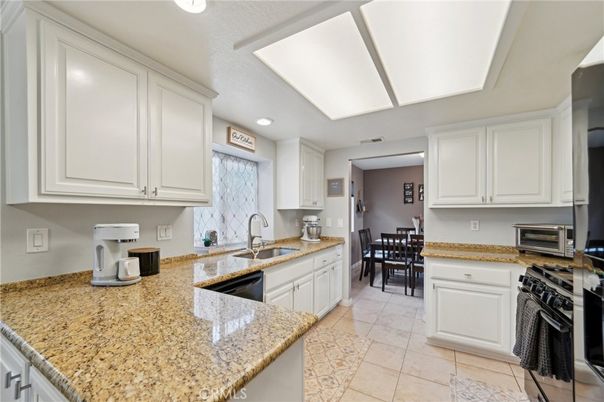 Dining room, Interior, Kitchen, Recessed Lighting