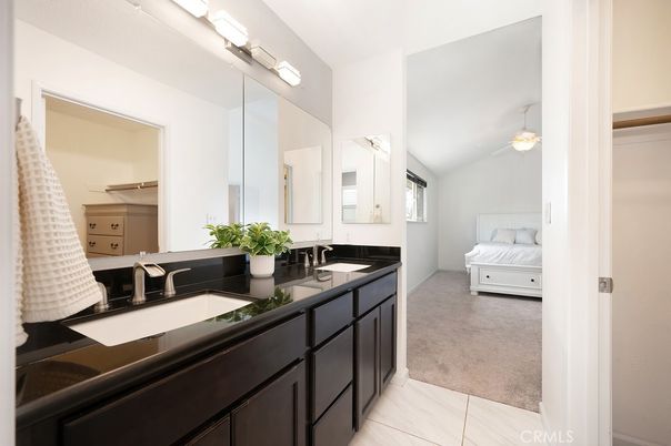 Bathroom, Bedroom, Dual Sink Vanities, Interior