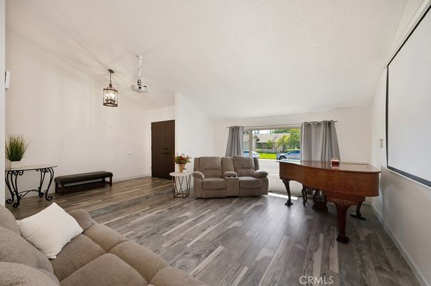 Interior, Living room, Pendant Lights, Piano, Wood Texture Flooring