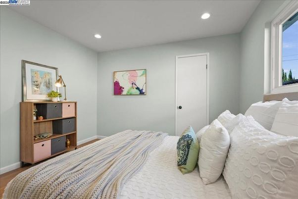 Bedroom, Interior, Recessed Lighting, Wood Texture Flooring