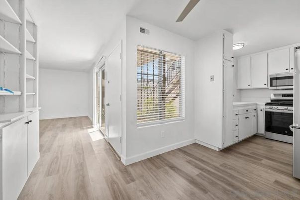 Interior, Kitchen, Stainless Steel Appliances, Wood Texture Flooring