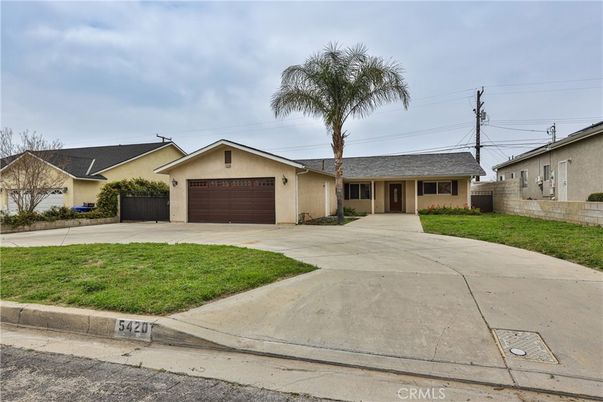 Attached, Exterior, Facade, Ranch
