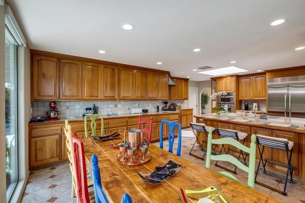 Dining room, Interior, Kitchen, Recessed Lighting, Stainless Steel Appliances