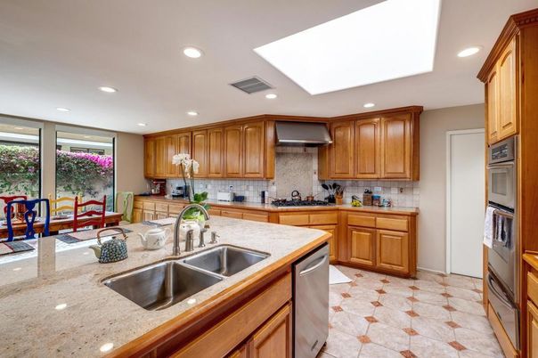 Dining room, Interior, Kitchen, Recessed Lighting
