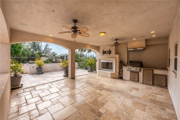 Exterior, Fireplace