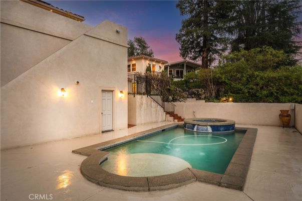 Exterior, Pool