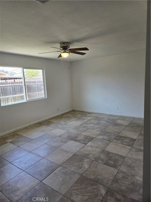 Empty room, Interior