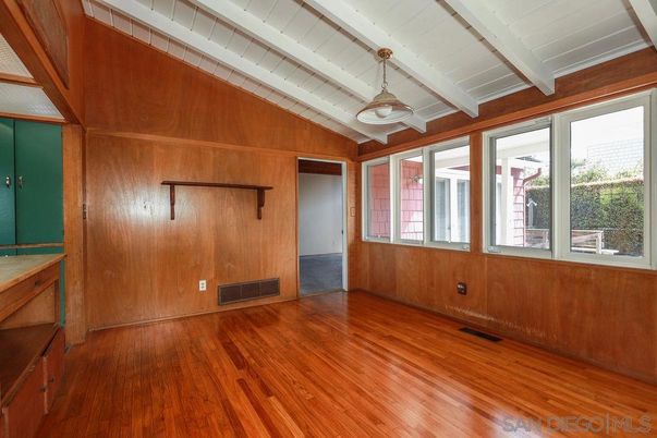 Empty room, Interior, Pendant Lights, Wood Texture Flooring, Wooden Walls