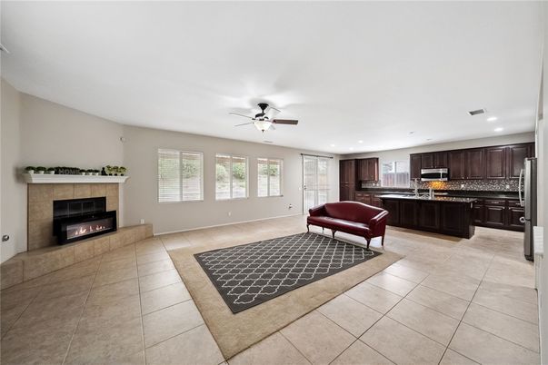Fireplace, Interior, Kitchen, Recessed Lighting