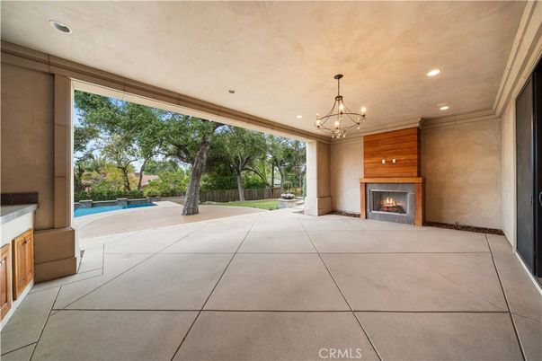 Chandelier, Fireplace, Interior, Recessed Lighting