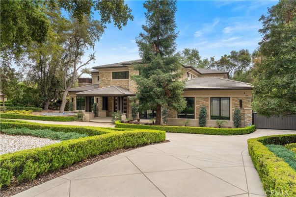 Backyard, Exterior, Facade, French Provincial