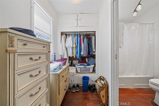 Bathroom, Interior, Walk-in Closets, Wood Texture Flooring