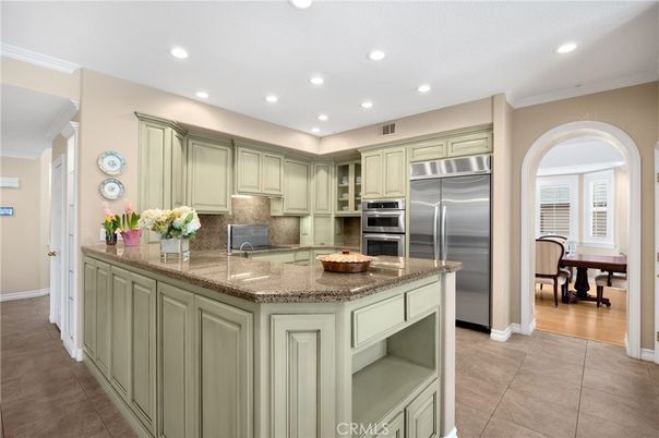 Dining room, Interior, Kitchen, Recessed Lighting, Stainless Steel Appliances