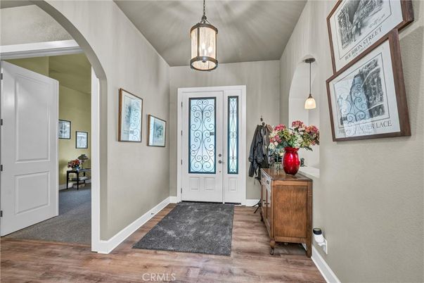 Interior, Pendant Lights, Wood Texture Flooring