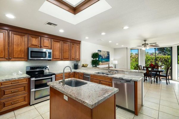Dining room, Interior, Kitchen, Recessed Lighting, Stainless Steel Appliances