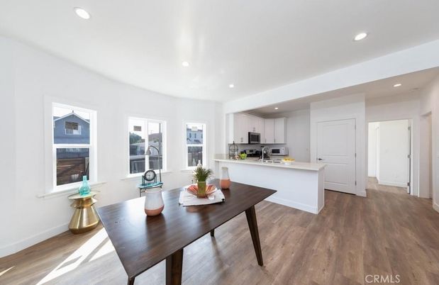 Dining room, Interior, Kitchen, Recessed Lighting, Wood Texture Flooring