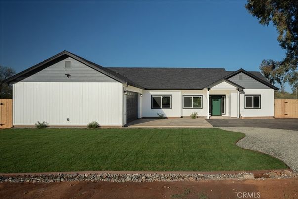 Attached, Exterior, Facade, Ranch
