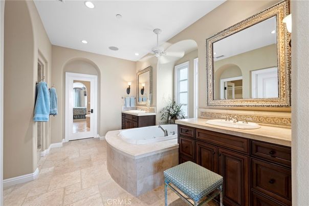 Bathroom, Dual Sink Vanities, Interior, Recessed Lighting