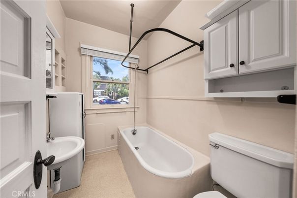 Bathroom, Free Standing Baths, Interior, Pendant Lights