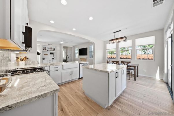 Dining room, Interior, Kitchen, Pendant Lights, Recessed Lighting, Wood Texture Flooring