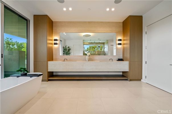 Bathroom, Dual Sink Vanities, Free Standing Baths, Interior, Recessed Lighting