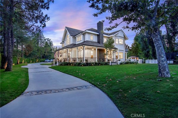 Backyard, Exterior, Facade, Queen Anne Victorian