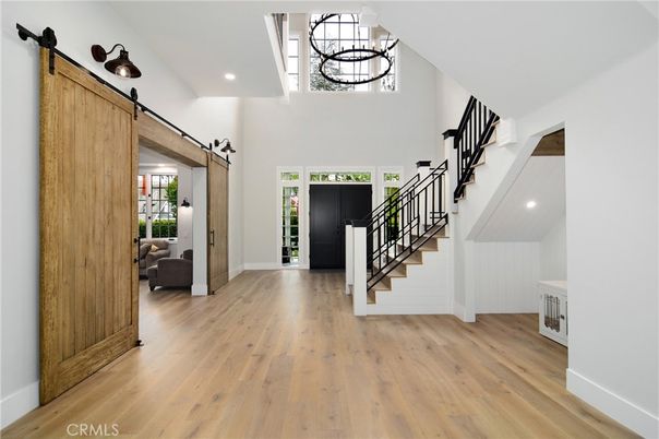 Interior, Pendant Lights, Recessed Lighting, Wood Texture Flooring
