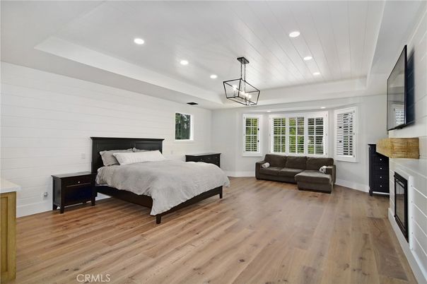 Bedroom, Interior, Pendant Lights, Recessed Lighting, Wood Texture Flooring