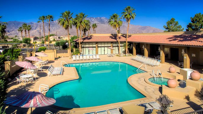Exterior, Pool