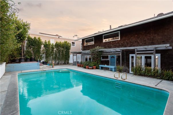 Exterior, Pool