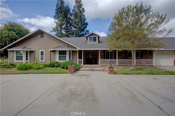 Attached, Exterior, Facade, Ranch