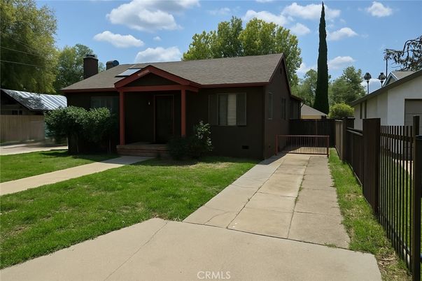 Exterior, Facade, Ranch