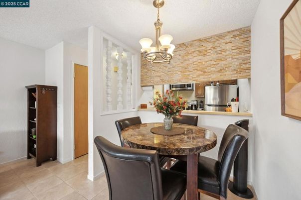 Chandelier, Dining room, Interior, Kitchen, Stainless Steel Appliances