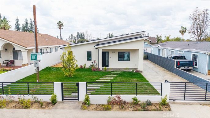 Exterior, Facade, Ranch
