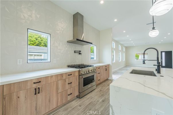 Interior, Kitchen, Pendant Lights, Recessed Lighting, Wood Texture Flooring