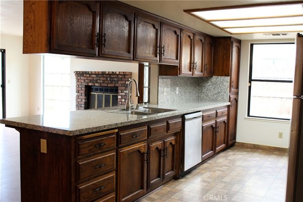Fireplace, Interior, Kitchen