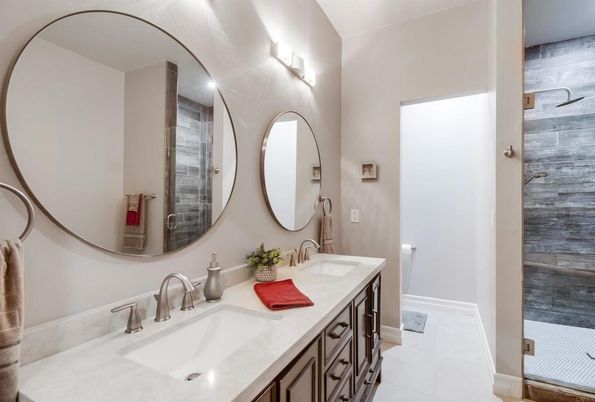 Bathroom, Dual Sink Vanities, Interior