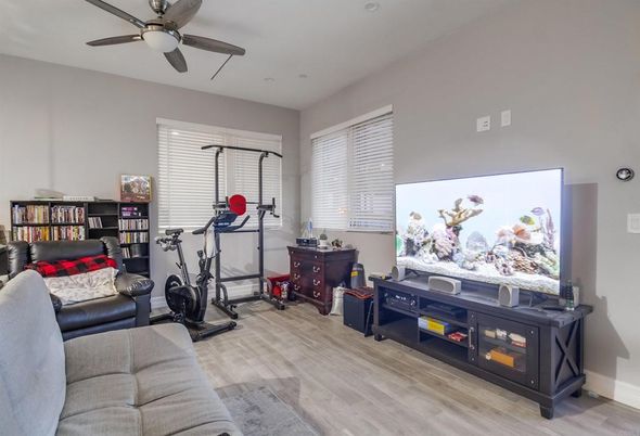 Fitness Equipment, Interior, Recessed Lighting, Wood Texture Flooring