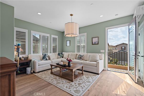 Interior, Living room, Pendant Lights, Recessed Lighting, Wood Texture Flooring