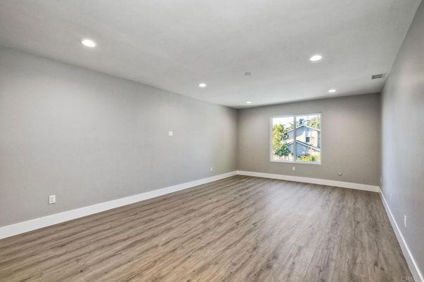 Empty room, Interior, Recessed Lighting, Wood Texture Flooring