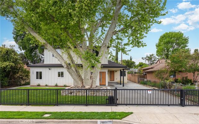 Backyard, Exterior, Facade, Farmhouse