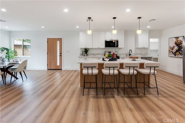 Dining room, Interior, Kitchen, Pendant Lights, Recessed Lighting, Wood Texture Flooring