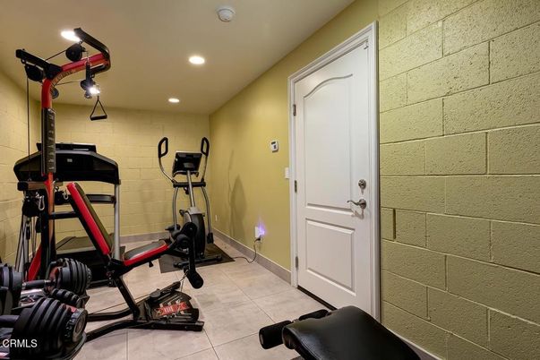 Fitness Equipment, Interior, Recessed Lighting, Stone Walls