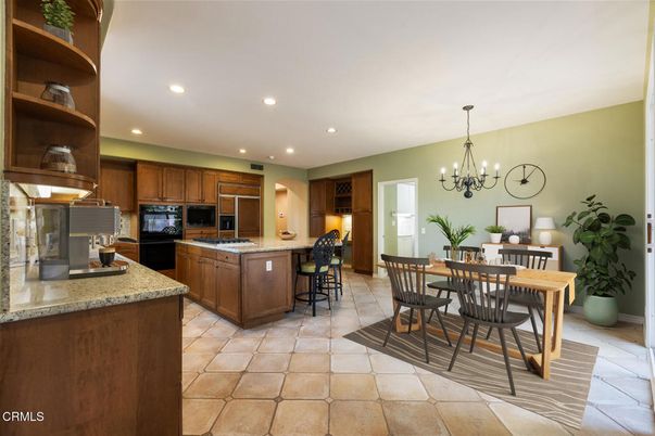 Chandelier, Dining room, Interior, Kitchen, Recessed Lighting, Stainless Steel Appliances