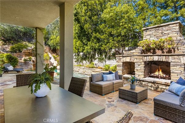 Exterior, Fireplace