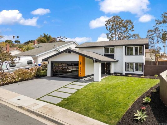 Backyard, Exterior, Facade, Split Level