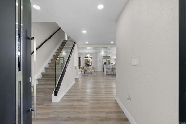 Interior, Pendant Lights, Recessed Lighting, Wood Texture Flooring